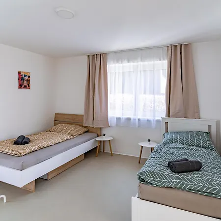 F13 Apartmán